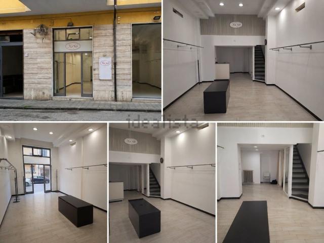 Locale in vendita di 36 m² in Via Gaetano Filangieri, 35
