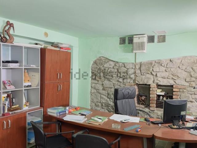 Locale in vendita di 36 m² in Via Giovan Filippo Mariti