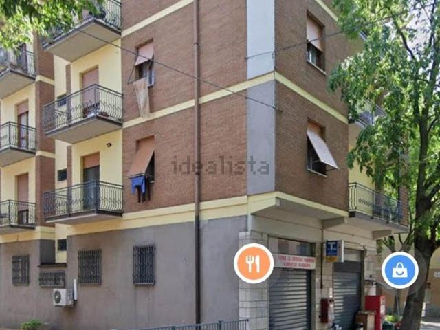 Locale in vendita di 36 m² in Via Gian Battista Pergolesi, 98