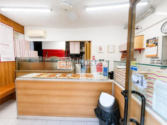 Locale in vendita di 36 m² in Via Indipendenza, 63