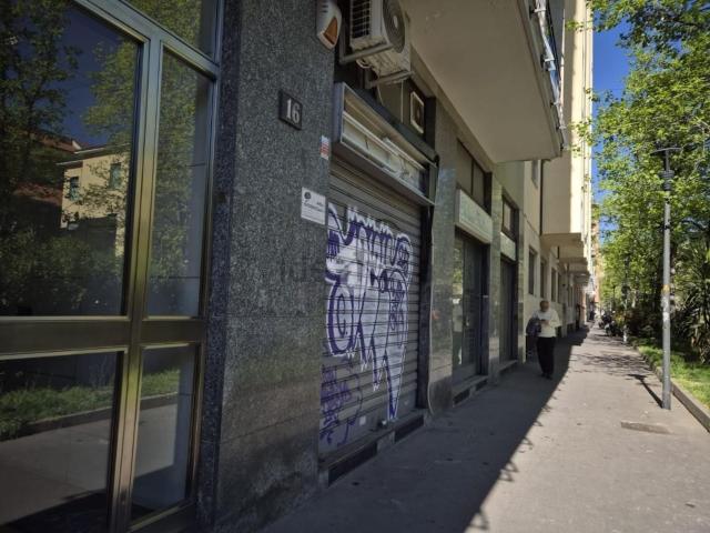 Locale in vendita di 36 m² in Via Sebastiano Veniero, 14