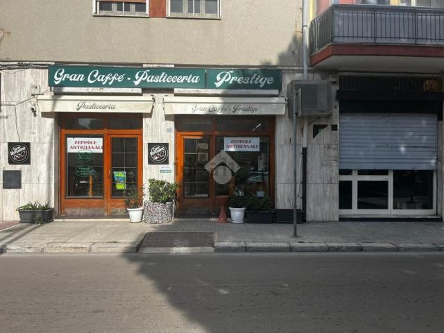 Locale in vendita di 36 m² in Viale Aldo Moro, 58