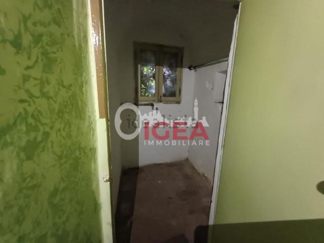 Locale in vendita di 36 m² in Viale Camillo Benso di Cavour, 53100