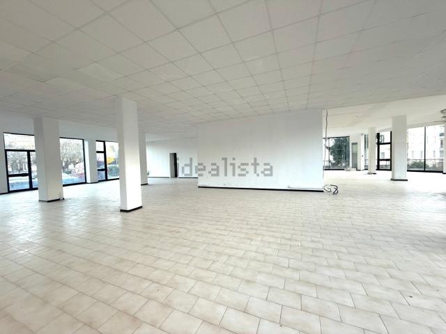 Locale in vendita di 370 m²
