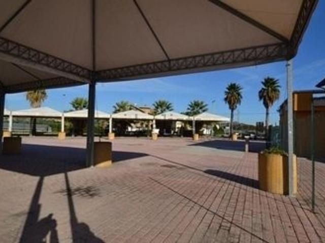 Locale in vendita di 370 m²