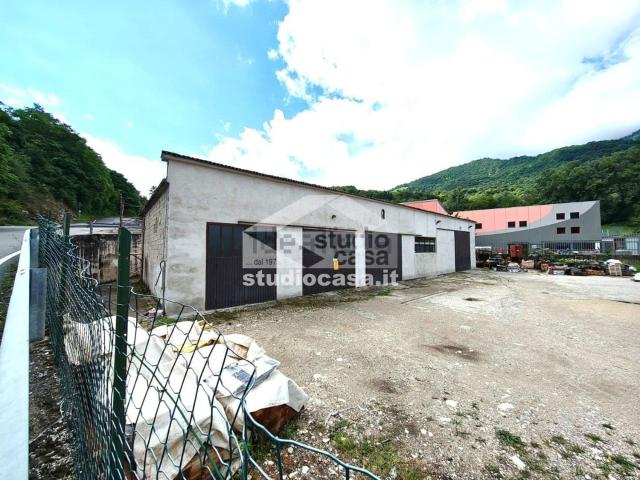 Locale in vendita di 370 m² in Via Cavour