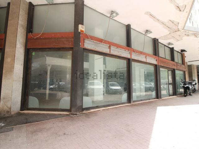 Locale in vendita di 370 m² in Viale Montedoro