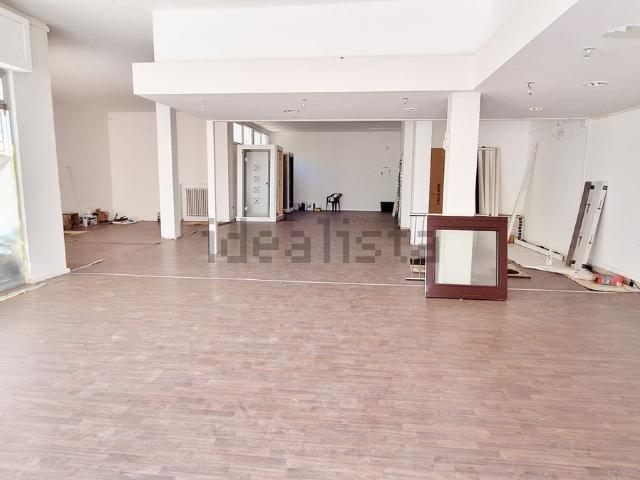 Locale in vendita di 373 m² in Via Fonte di Marzio, 8