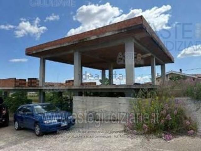 Locale in vendita di 374 m² in Via Michelica Crocevia