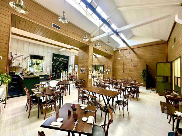 Locale in vendita di 374 m² in Via Pietro da Gallarate, 15