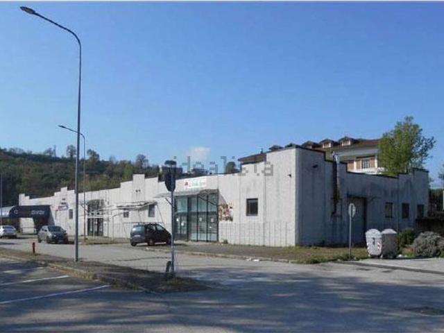 Locale in vendita di 377 m² in Contrada Scrofeta