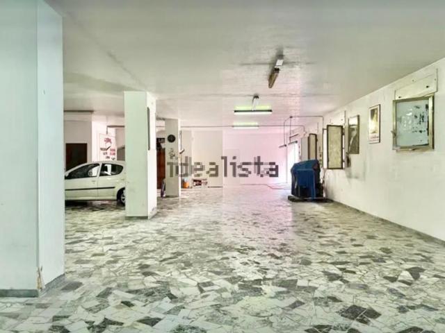 Locale in vendita di 380 m²