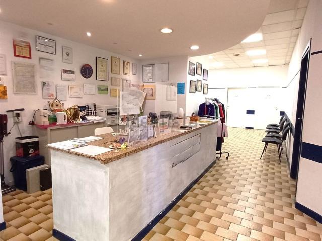 Locale in vendita di 380 m²