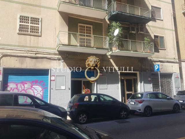 Locale in vendita di 380 m² in Via Buccari, 58