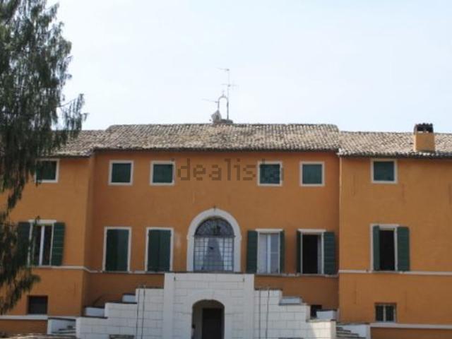 Locale in vendita di 380 m² in Via la Fontana, 10