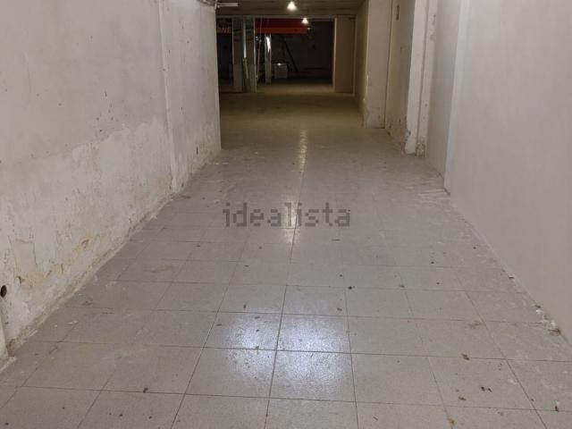 Locale in vendita di 380 m² in Via Pozzuolo, 67