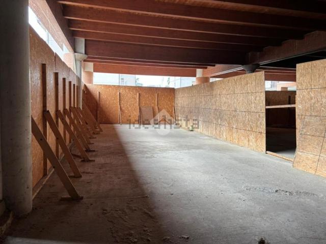 Locale in vendita di 380 m² in Piazza Villafranchetta, 7