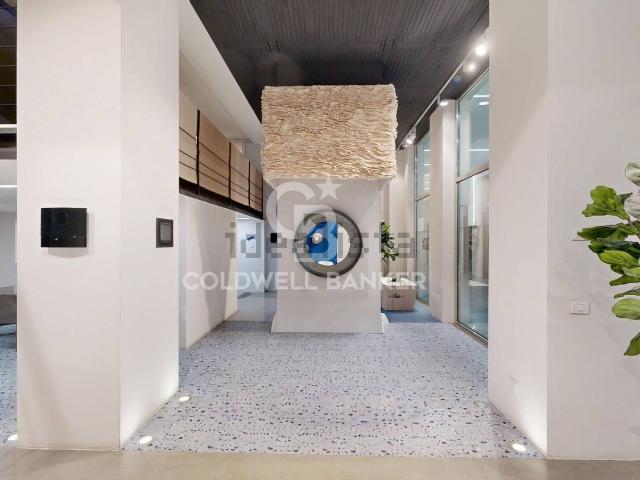 Locale in vendita di 382 m²