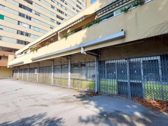 Locale in vendita di 382 m² in Via Carlo Linneo, 340