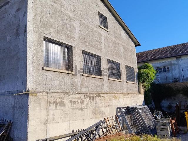 Locale in vendita di 388 m² in Strada di Ciarciano