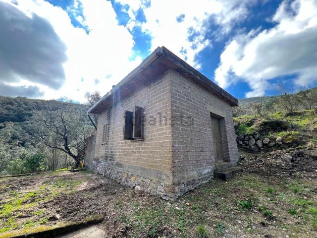 Locale in vendita di 38 m² in Strada del Grottino