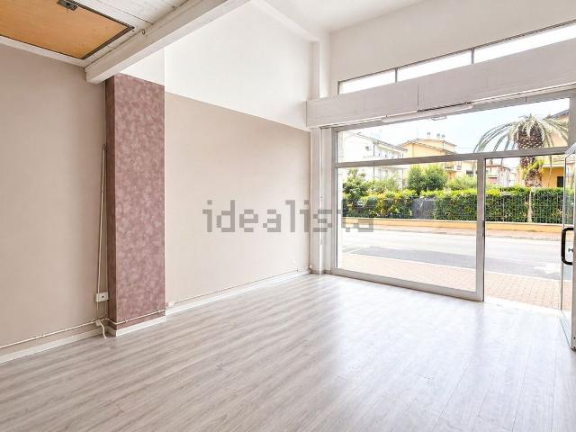 Locale in vendita di 38 m² in Via Vincenzo Rossi