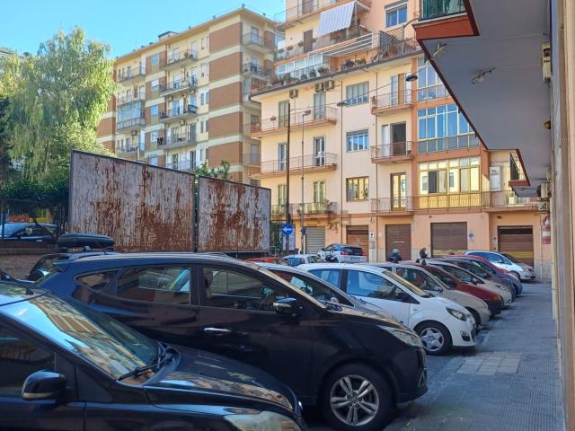 Locale in vendita di 38 m² in Via Alfredo Capone, 28