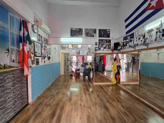 Locale in vendita di 38 m² in Via Cave Villarà, 13