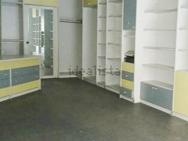 Locale in vendita di 38 m² in Via Donghi
