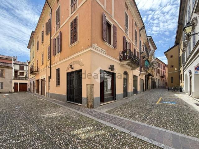 Locale in vendita di 38 m² in Via Janello Torriani, 2