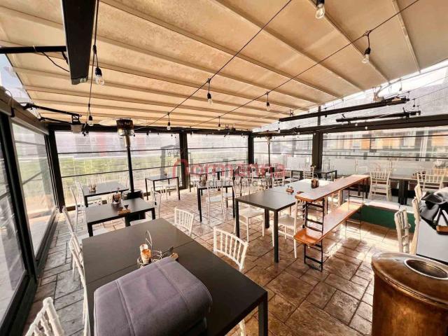 Locale in vendita di 390 m² in Via Antonio Gramsci, 111
