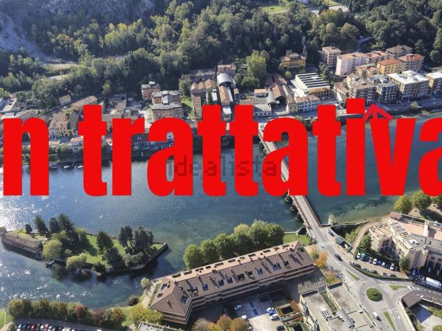 Locale in vendita di 390 m² in Via Belvedere, 1