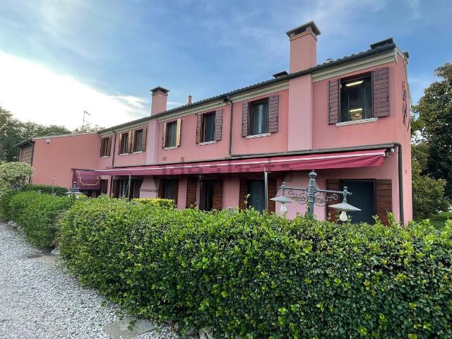 Locale in vendita di 390 m² in Via Elisabetta Marchioni