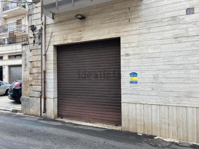 Locale in vendita di 392 m² in Via Guglielmo Marconi