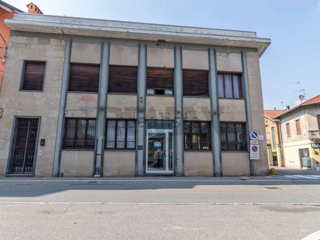 Locale in vendita di 392 m² in Via Don Francesco Campi, 54