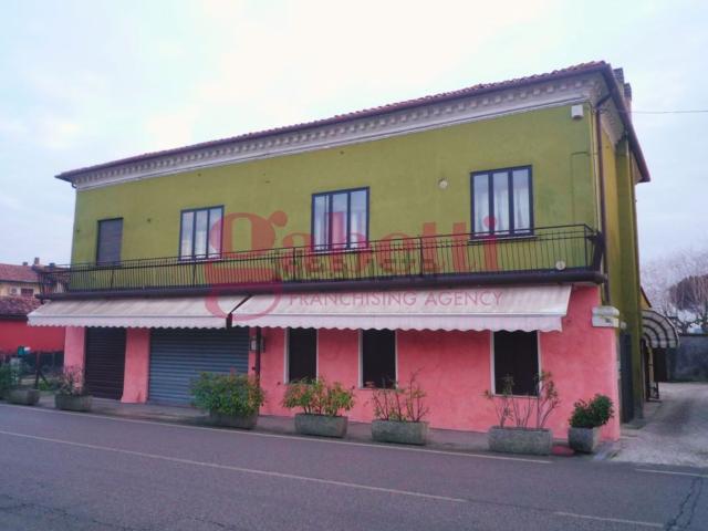 Locale in vendita di 393 m²