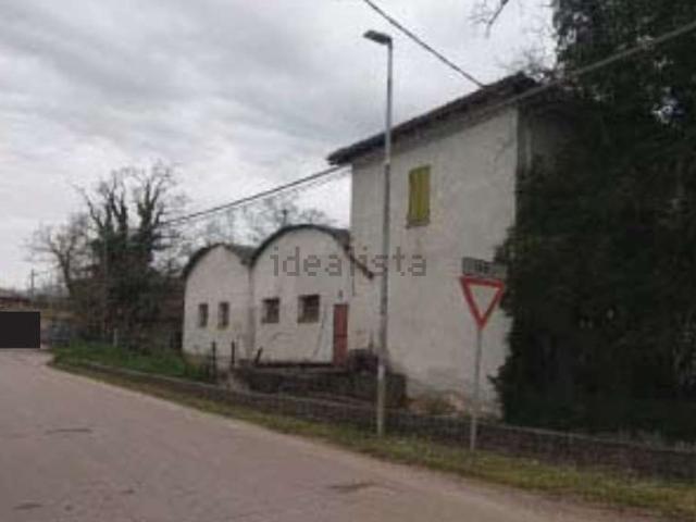 Locale in vendita di 393 m² in Via Solagna