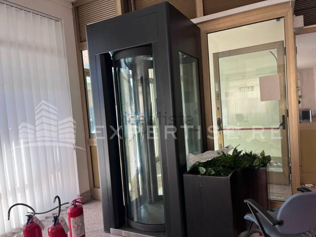 Locale in vendita di 394 m² in Via Tripoli, 106