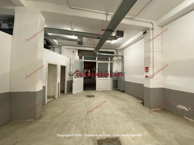 Locale in vendita di 395 m² in Via Ignazio Candioto