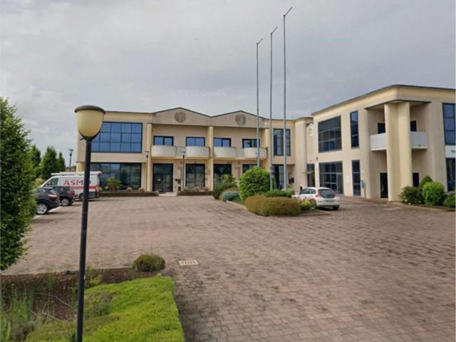 Locale in vendita di 397 m² in Via Leonardo Da Vinci, 185