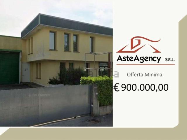 Locale in vendita di 3980 m² in Via Padova, 10