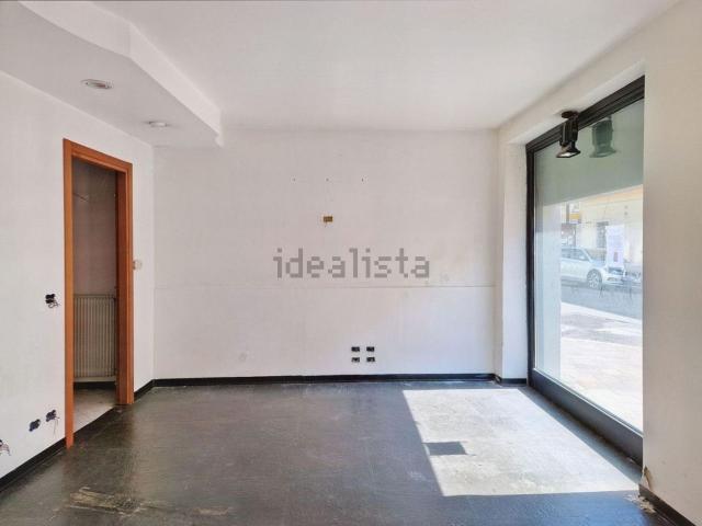 Locale in vendita di 39 m² in Via Tiberio Deciani, 86