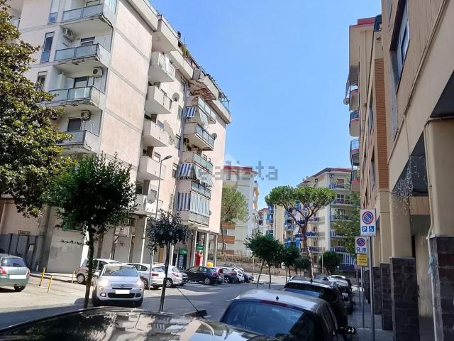 Locale in vendita di 39 m² in Via Ugo Foscolo, 14
