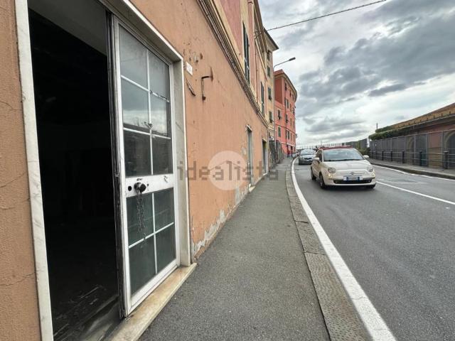 Locale in vendita di 39 m² in Via Don Giovanni Verità