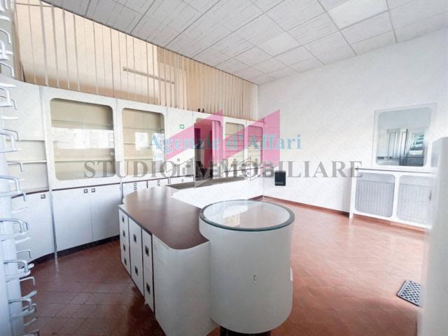 Locale in vendita di 39 m² in Via Leonardo Da Vinci, 4
