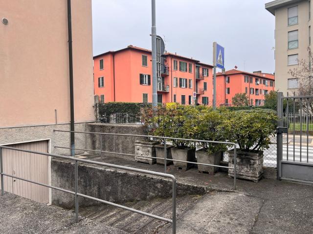 Locale in vendita di 39 m² in Via Pietro Spino, 18
