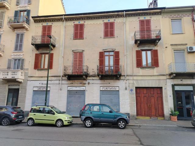 Locale in vendita di 39 m² in Via Pollenzo, 37