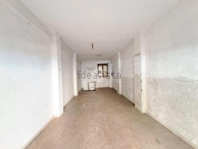 Locale in vendita di 39 m² in Via Silvio Benco, 69