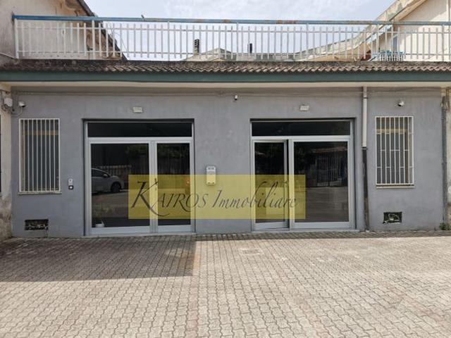 Locale in vendita in Via Moio