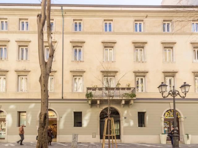 Locale senza canna fumaria in vendita a Trieste, Centro